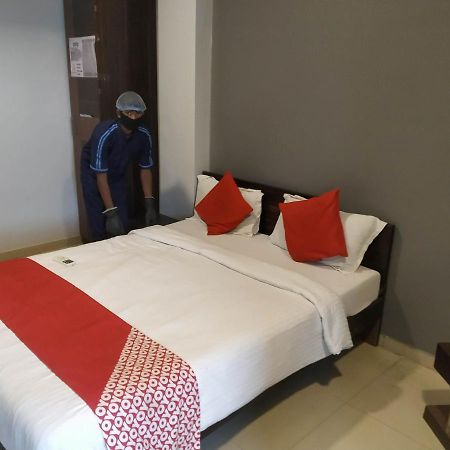 Oyo Flagship 47564 Hotel Gallops Sarkhej Kültér fotó
